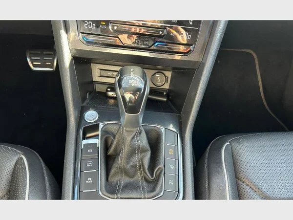 Volkswagen Tiguan Allspace (2022) — foto 15 van 33