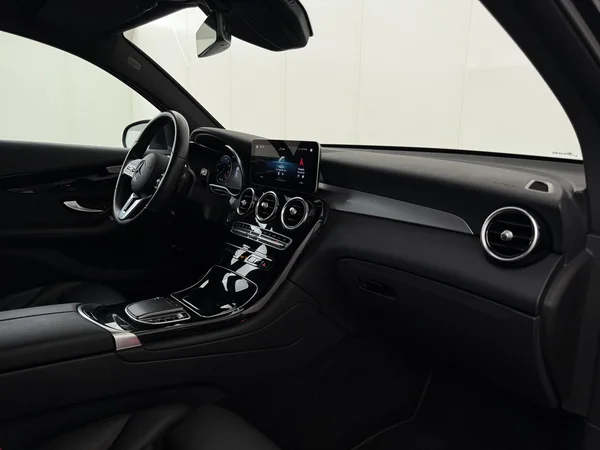 MERCEDES GLC 300 (2021) — foto 3 van 32