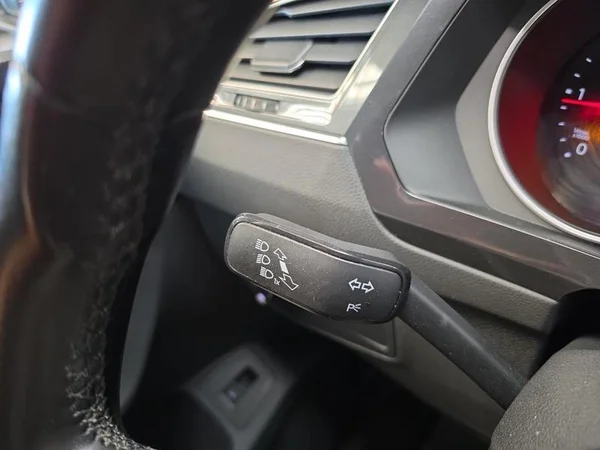 VOLKSWAGEN Tiguan Dsl (2021) — foto 7 van 36