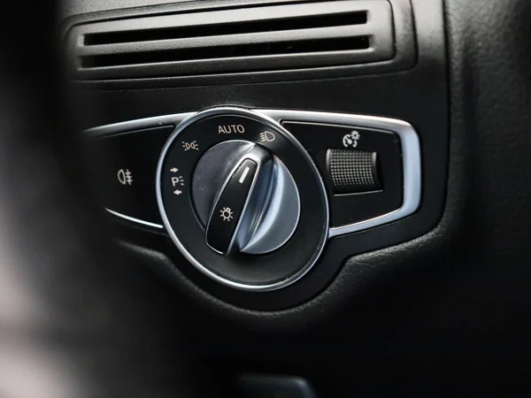Mercedes-Benz GLC (2021) — foto 13 van 44