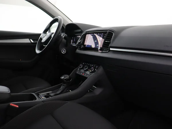SKODA Karoq (2024) — foto 12 van 18
