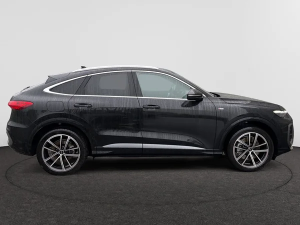 AUDI Q5 Sportback (2025) — foto 16 van 18