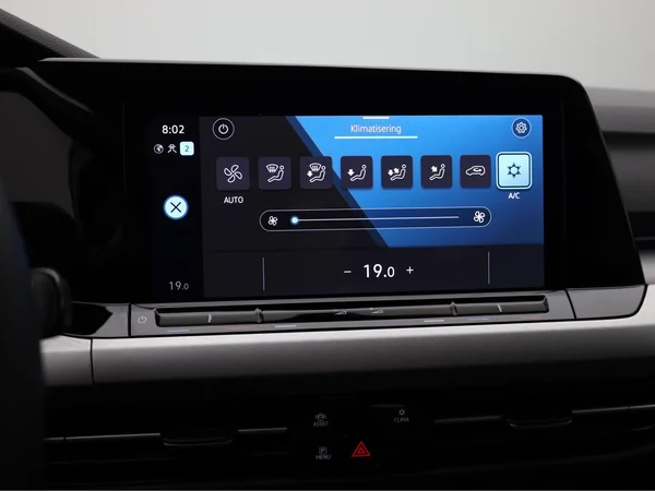 VOLKSWAGEN Golf VIII SW (2024) — foto 9 van 19