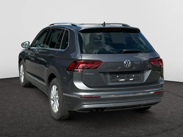 VOLKSWAGEN Tiguan (2019) — foto 16 van 22