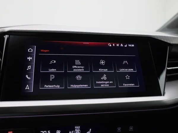 Audi Q4 e-tron (2021) — foto 25 van 48