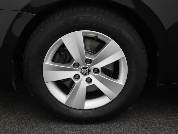 Škoda Superb (2024) — foto 7 van 40