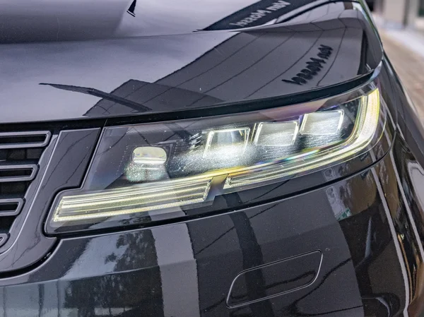 Land Rover Range Rover Sport (2023) — foto 13 van 23
