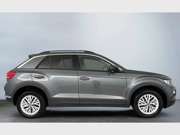 Volkswagen T-Roc (2021) — foto 22 van 28