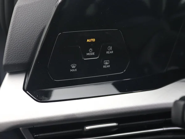 VOLKSWAGEN Golf VIII SW (2024) — foto 8 van 30