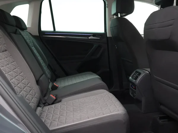 Volkswagen Tiguan (2022) — foto 5 van 27