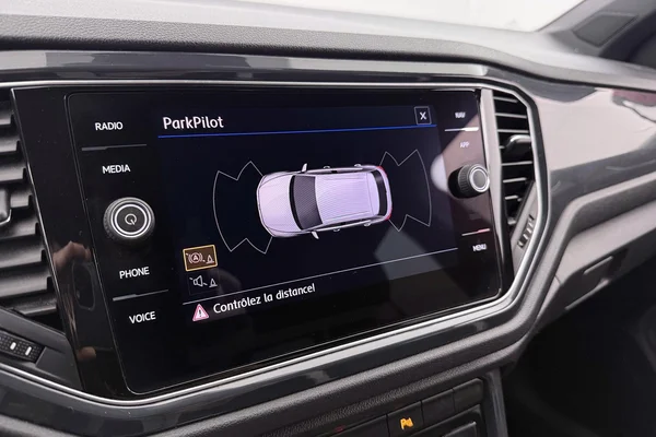Volkswagen T-Roc (2018) — foto 4 van 29