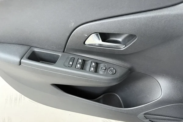 Opel Corsa (2024) — foto 8 van 18