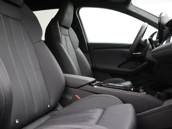 Audi SQ6 e-tron (2025) — foto 4 van 28