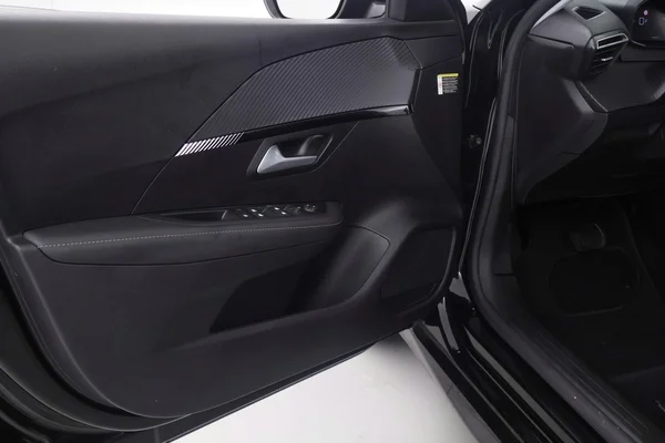 Peugeot E-208 (2025) — foto 8 van 74