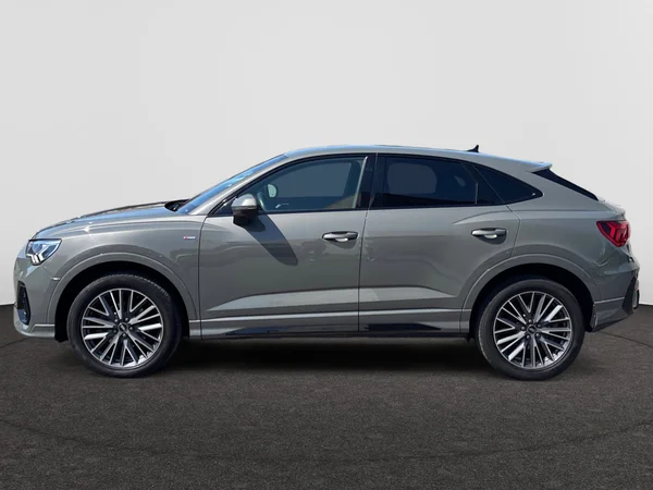 AUDI Q3 Sportback (2023) — foto 16 van 17