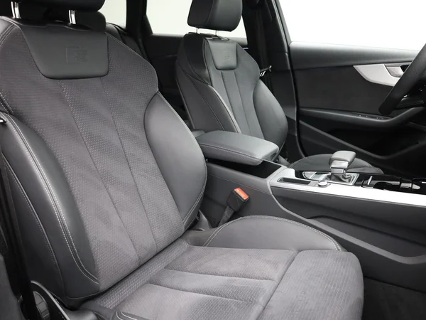 AUDI A4 Avant Dsl (2024) — foto 19 van 24