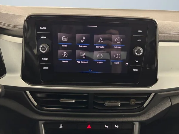 VOLKSWAGEN T-Roc (2023) — foto 10 van 24