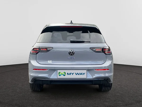 VOLKSWAGEN Golf VIII GTE (2024) — foto 6 van 16