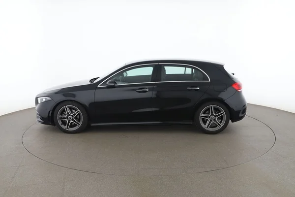 Mercedes-Benz A-Klasse (2022) — foto 9 van 16