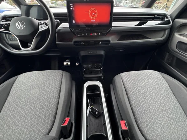 VOLKSWAGEN ID.Buzz (2023) — foto 16 van 19
