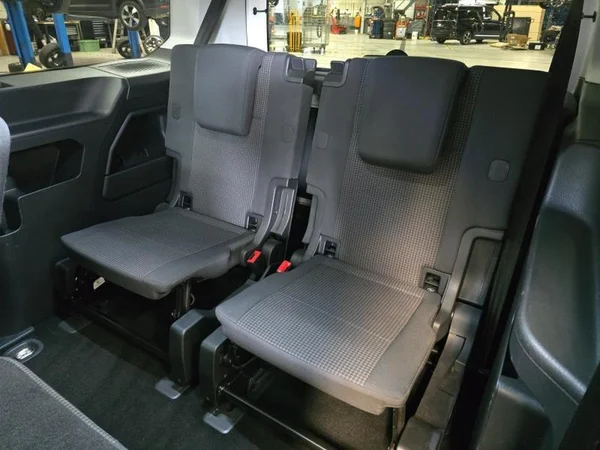 VOLKSWAGEN Caddy Maxi Dsl (2022) — foto 5 van 32