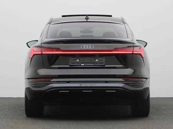 AUDI Q8 e-tron Sportback (2025) — foto 20 van 23
