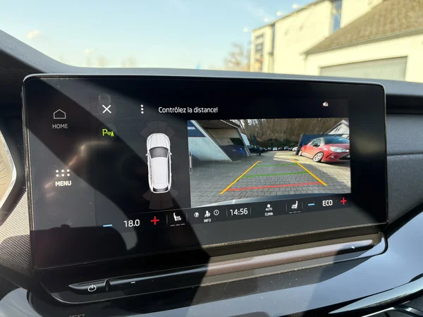 SKODA Octavia Combi PHEV (2024) — foto 14 van 23