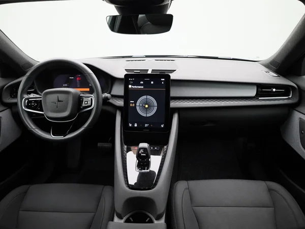 Polestar 2 (2023) — foto 30 van 41