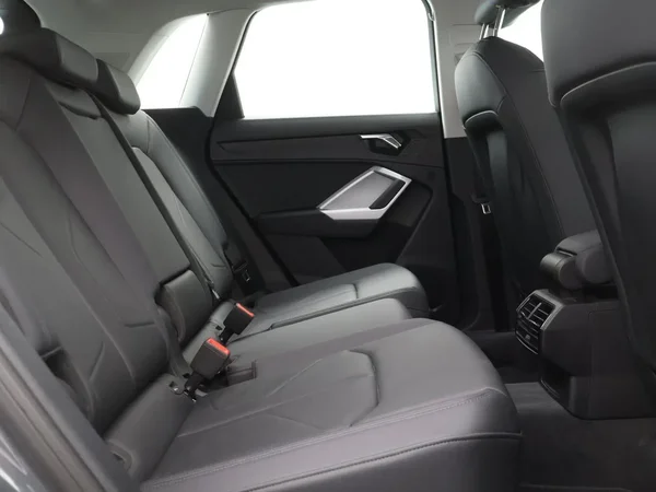 Audi Q3 (2022) — foto 13 van 23