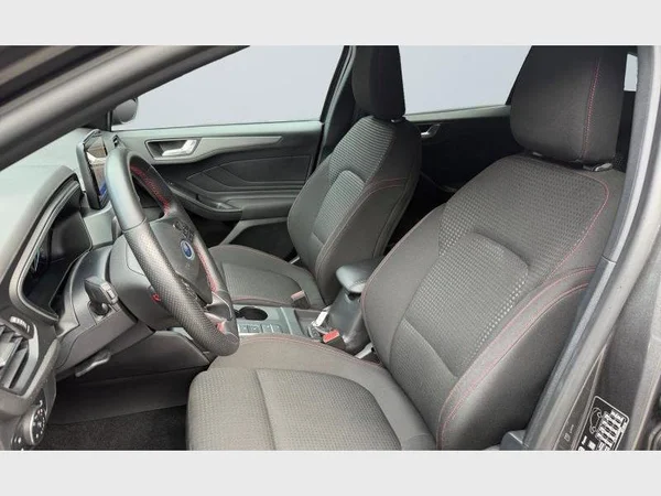 Ford Focus SW (2022) — foto 2 van 25
