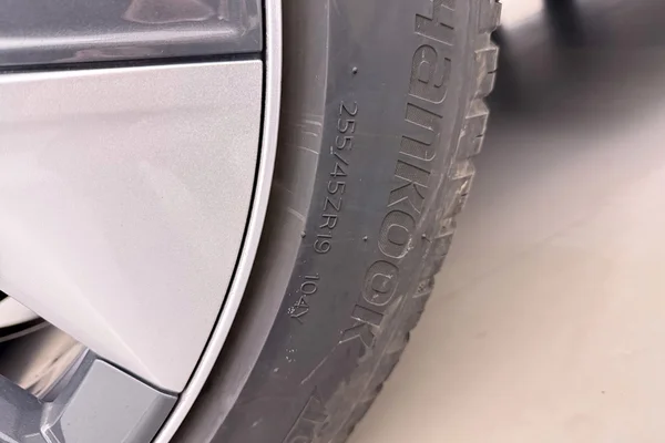 Tesla Model 3 (2023) — foto 30 van 30