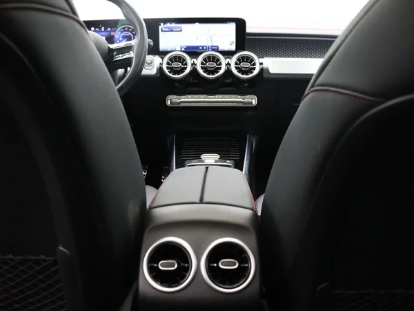 Mercedes-Benz EQB (2025) — foto 13 van 28