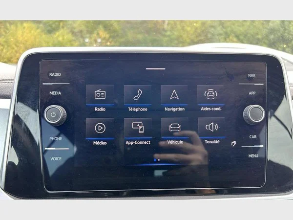 Volkswagen T-ROC (2023) — foto 19 van 32