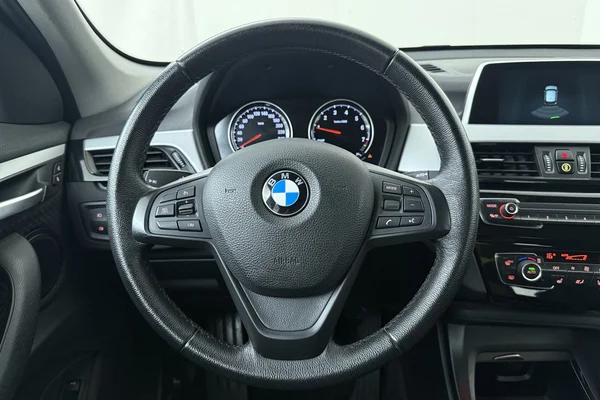 BMW X1 (f48) (2019) — foto 2 van 30