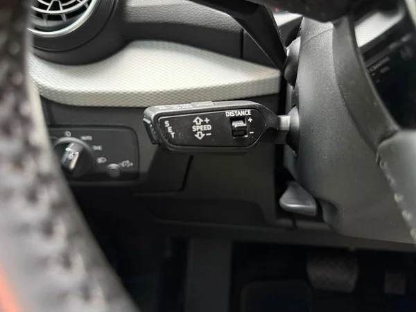 AUDI Q2 (2017) — foto 3 van 33