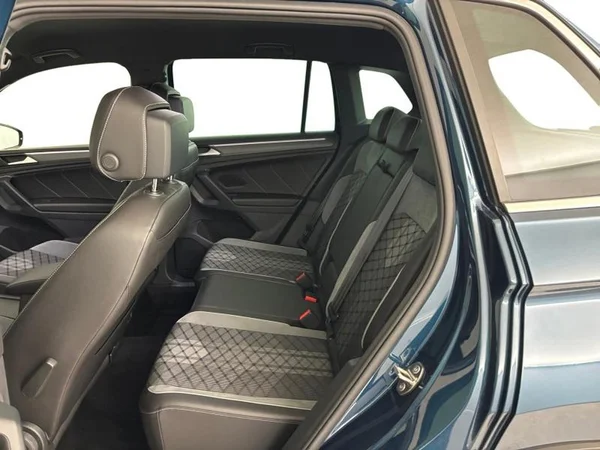 VOLKSWAGEN Tiguan (2021) — foto 8 van 33