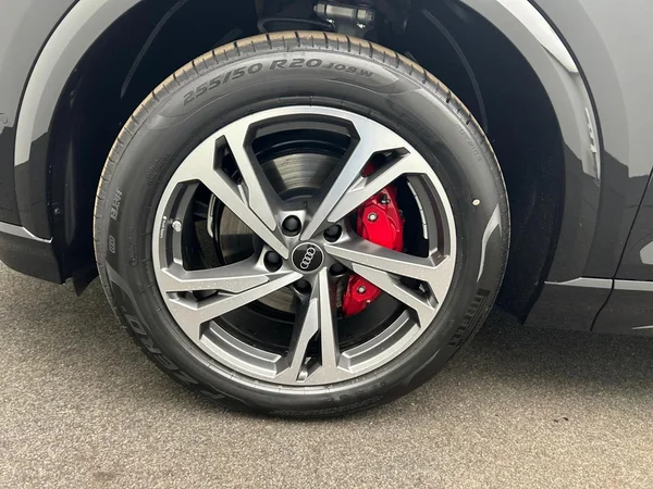 AUDI Q6 e-tron (2026) — foto 16 van 24