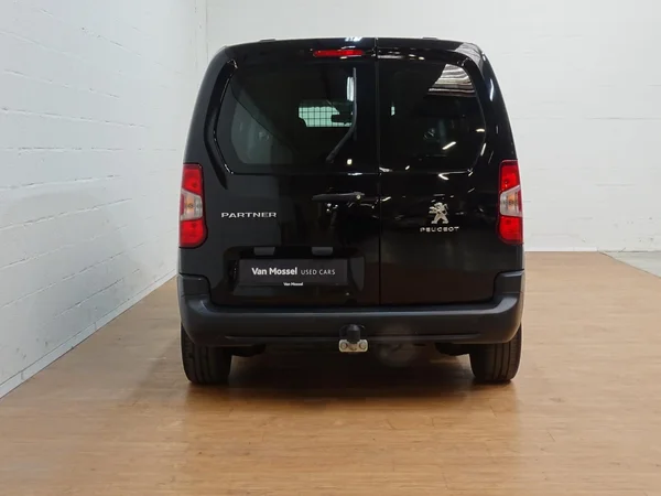 Peugeot Partner (2021) — foto 2 van 25
