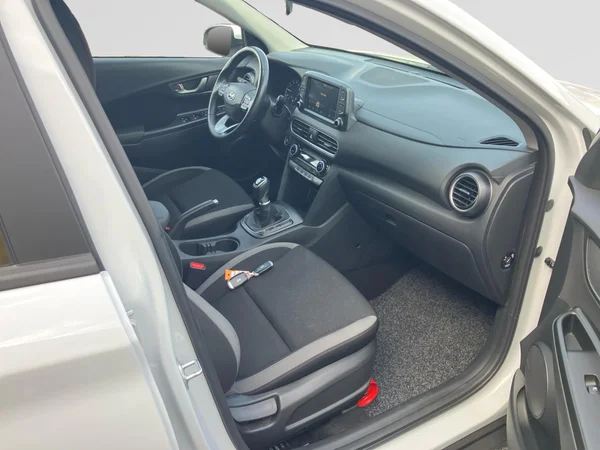 HYUNDAI Kona (2019) — foto 2 van 24