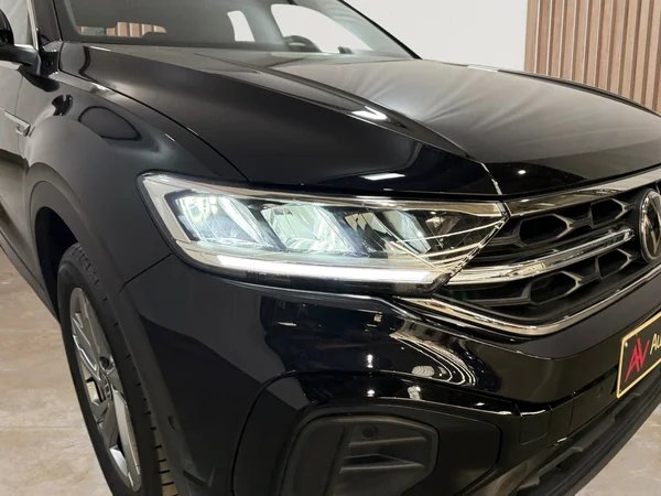 Volkswagen T-Roc (2023) — foto 23 van 30