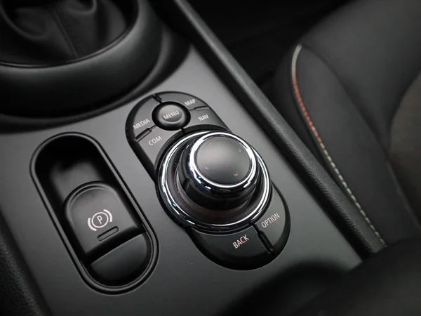 MINI Clubman (2022) — foto 19 van 41