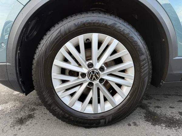 VOLKSWAGEN T-Roc (2022) — foto 16 van 24