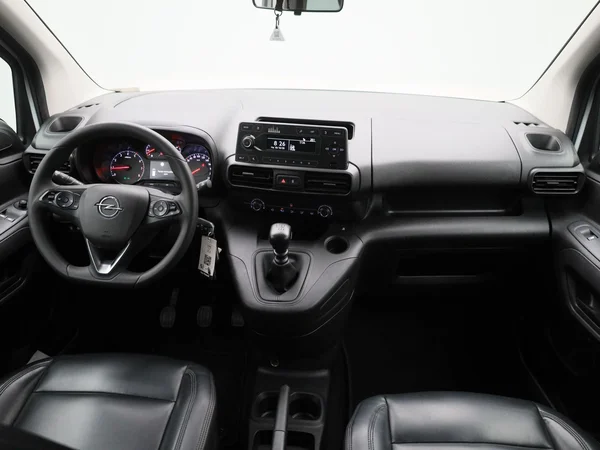 Opel Combo Life (2022) — foto 27 van 35