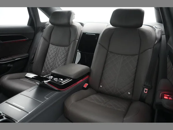 AUDI A8 Long PHEV (2024) — foto 27 van 53