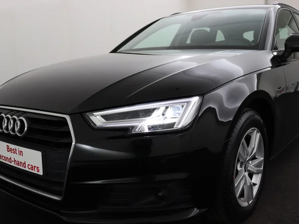AUDI A4 (2019) — foto 22 van 29