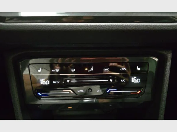 Volkswagen Tiguan (2021) — foto 19 van 30