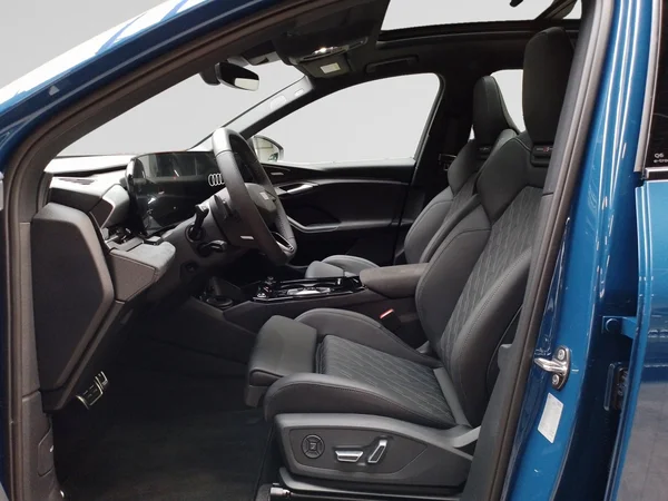 AUDI Q6 e-tron (2025) — foto 11 van 24