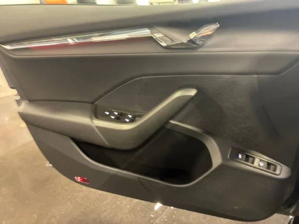 SKODA Octavia Combi (2024) — foto 15 van 24