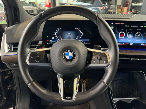 BMW 220 Active Tourer (2023) — foto 11 van 21