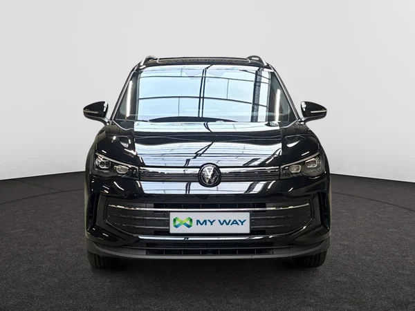 VOLKSWAGEN Tiguan (2026) — foto 12 van 15